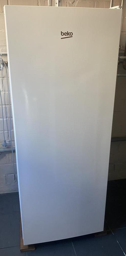 Diepvrieskast Beko, Elektronische apparatuur, Vriezers en Diepvrieskisten, Zo goed als nieuw, Vrijstaand, Vrieskast, 120 tot 140 cm