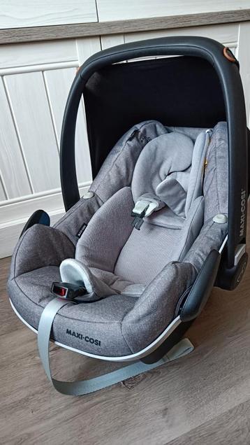 Maxi-Cosi + Isofix Base beschikbaar voor biedingen