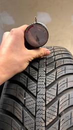 2 pneus d'hiver Nexen 205/50/17 avec fixation, Enlèvement