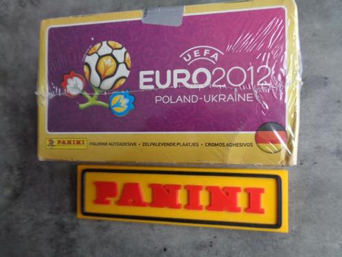 PANINI  euro 2012  BOX 1X MET 100 ZAKJES STICKERS SEALED, Hobby en Vrije tijd, Stickers en Plaatjes, Ophalen of Verzenden
