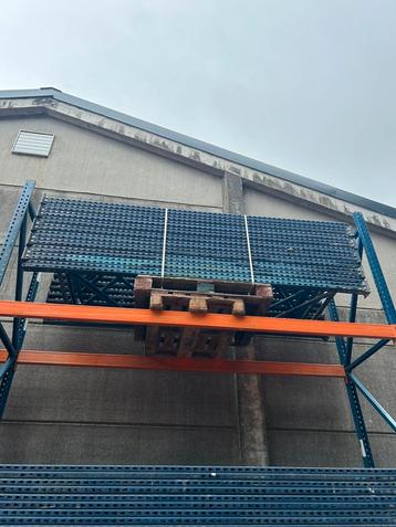 Superbe lot de rack tres solide beschikbaar voor biedingen