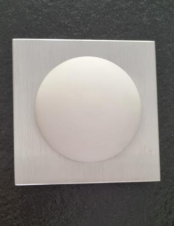 Mooi wand of plafond lampje van opaal glas en aluminium, Enlèvement ou Envoi, Neuf, Métal