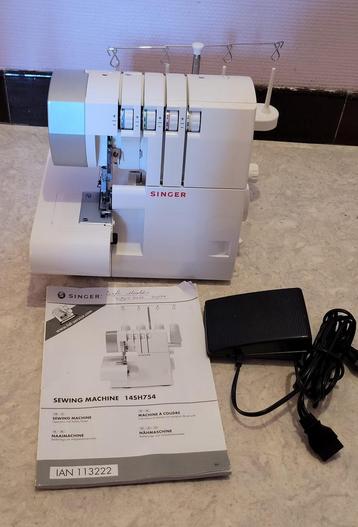 SINGER 14SH 754 overlockmachine in nieuwstaat. beschikbaar voor biedingen