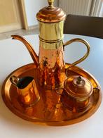koperen koffiekan met melkkan en suikerpot op plateau, Comme neuf, Enlèvement, Autres types, Autres matériaux