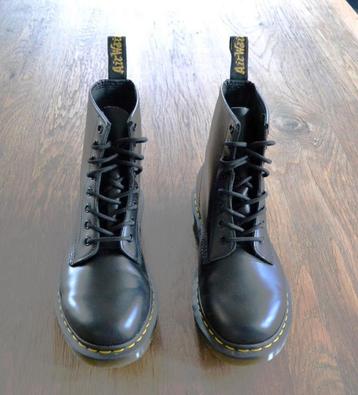 Dr. Martens 1460 smooth boots. m 42, zwart, Nieuw in de doos beschikbaar voor biedingen