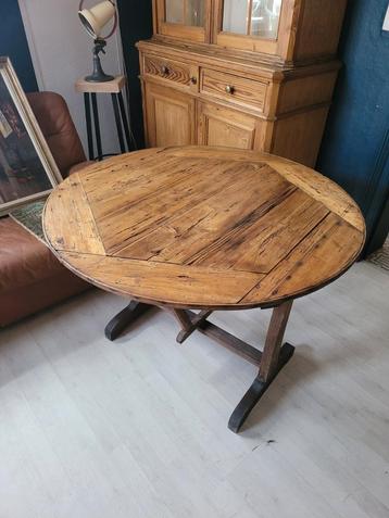 Oude wijnboerentafel in Pitchpin  beschikbaar voor biedingen