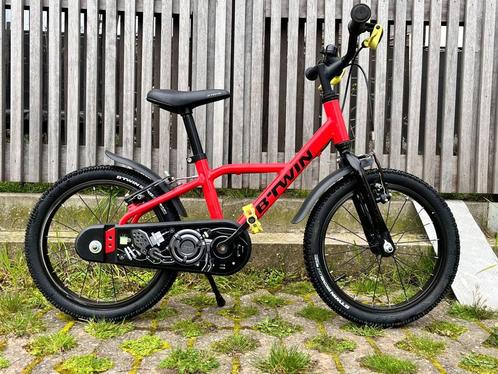 Vélo B-Twin rouge pour enfants, Sports & Fitness, Cyclisme, Utilisé, Autres types, Enlèvement