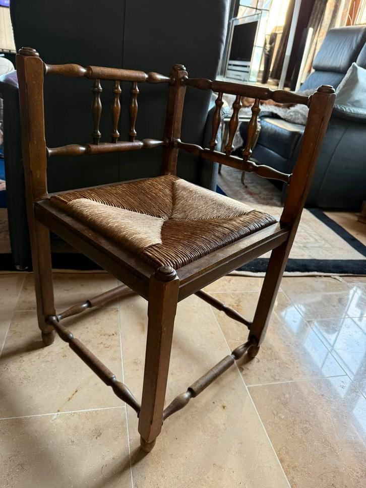Antieke hoek stoel, Antiek en Kunst, Antiek | Meubels | Stoelen en Sofa's, Ophalen