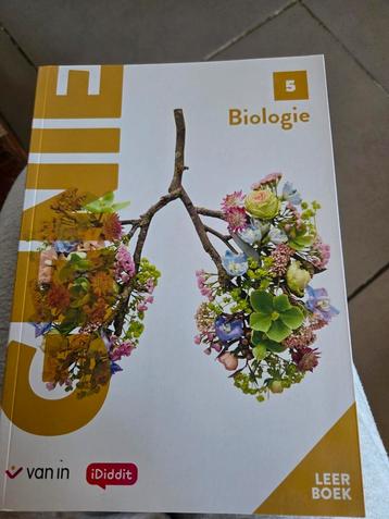 Biologie handboek  beschikbaar voor biedingen