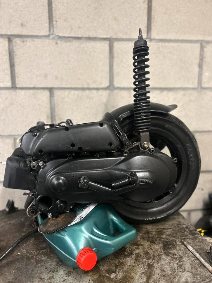 Piaggio zip 2t blok, Fietsen en Brommers, Scooters | Piaggio, Zo goed als nieuw, Zip, Ophalen