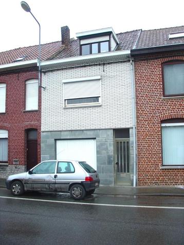 Spacieuse maison à rénover située à Luingne avec garage