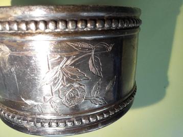 Ancien rond de serviette en argent, Envoi, Argent