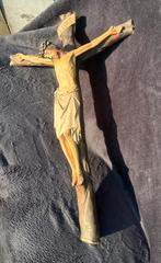 Polychroom crucifix met Christus, Verzamelen, Religie, Ophalen of Verzenden, Gebruikt