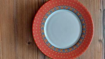 De l'Arcopal différent...lot d'assiettes  beschikbaar voor biedingen