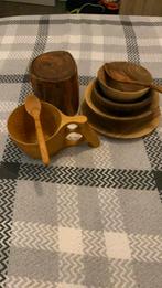 Handgemaakt houten servies