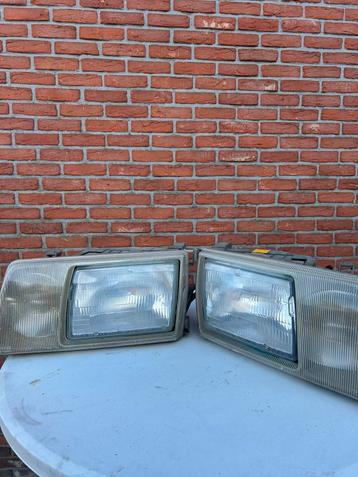 Mercedes w124 voorlampen beschikbaar voor biedingen