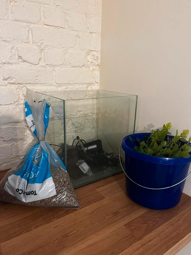 Aquarium 27L + accessoires, Dieren en Toebehoren, Vissen | Aquaria en Toebehoren, Zo goed als nieuw, Ophalen