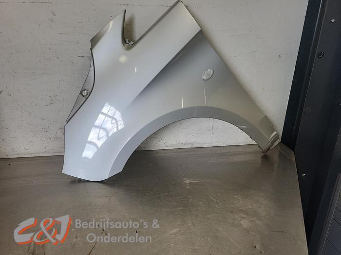 Scherm links-voor van een Mercedes Vito (9744), Auto-onderdelen, Carrosserie, Mercedes-Benz, Gebruikt, 3 maanden garantie, Ophalen of Verzenden
