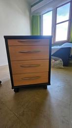 Bureau met kasten, Ophalen