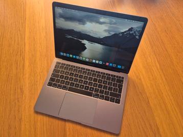 Macbook Air Retina, 13", 2019 - QWERTY US, 256 GB, Qwerty, Moins de 2 Ghz, Utilisé