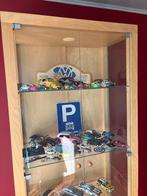 Vitrinekast met miniatuur autootjes VW, Ophalen, Zo goed als nieuw