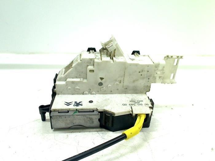 Serrure portière cylindre droit d'un Peugeot Expert, Autos : Pièces & Accessoires, Carrosserie & Tôlerie, Peugeot, Utilisé, 3 mois de garantie