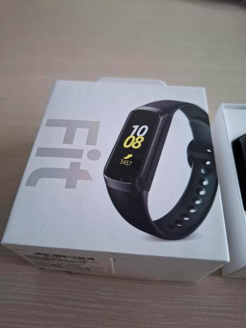 Samsung Galaxy Fit zwart, Sport en Fitness, Hartslagmeters, Zo goed als nieuw, Overige merken, Waterdicht, Ophalen