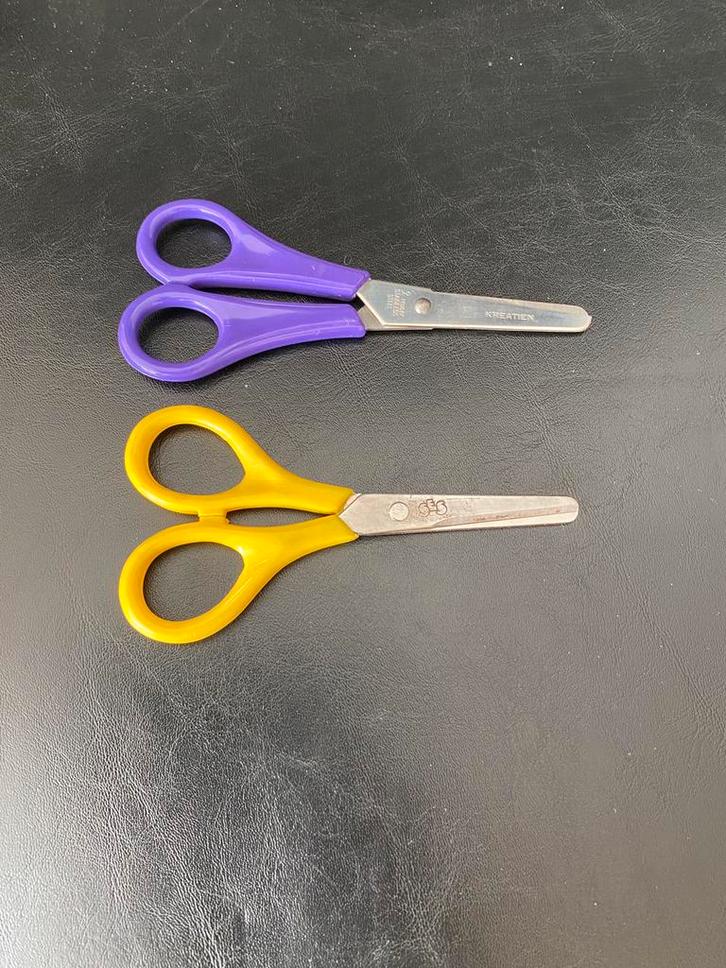 🍄 2 veilige kinderschaartjes  rechts + linkshandigen, Kinderen en Baby's, Speelgoed | Overig, Zo goed als nieuw, Jongen of Meisje
