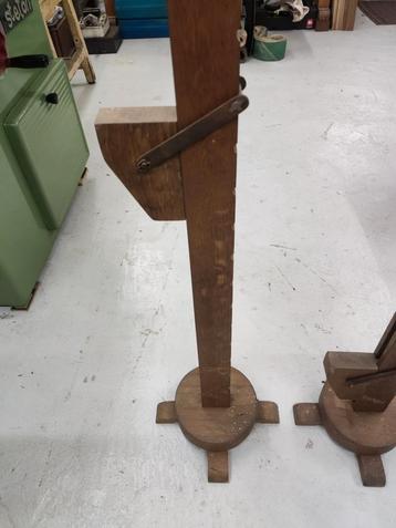 Bankknecht  beschikbaar voor biedingen