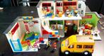 Playmobil école aménagée avec le bus et salle de gym, Enlèvement
