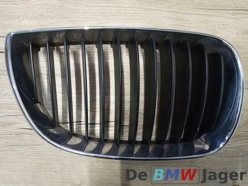 Grill rechts zwart chroom BMW 1-serie E87 E81 51137077130, Auto-onderdelen, Carrosserie, BMW, Gebruikt, Ophalen of Verzenden