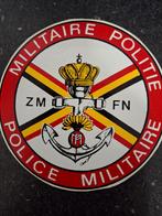 F: sticker Belgische Militaire Politie MP, Verzamelen, Ophalen of Verzenden, Zo goed als nieuw, Bedrijf of Vereniging