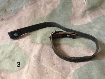 Duitse Stahlhelm kinriem (3) beschikbaar voor biedingen