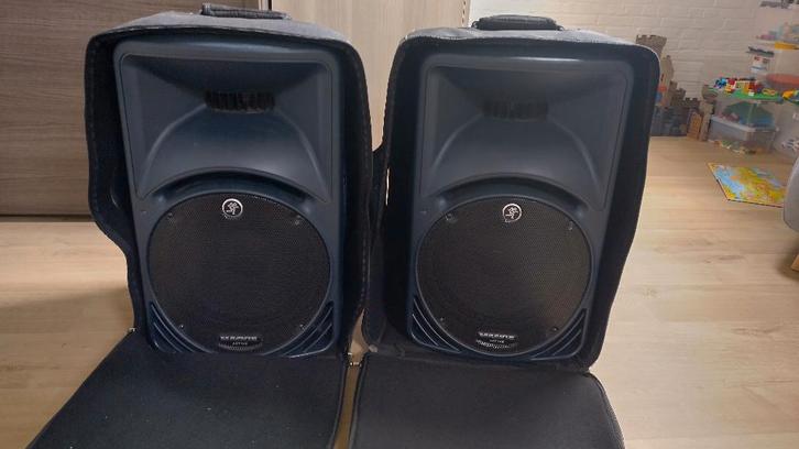 2x Mackie SRM450 V2, Musique & Instruments, Amplis | Clavier, Moniteur & Sono, Comme neuf, Enlèvement