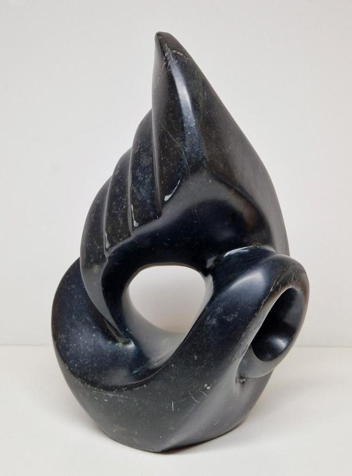 Abstract natuurstenen 'vlam' sculptuur Zimbabwe, Afrika., Antiek en Kunst, Kunst | Beelden en Houtsnijwerken, Ophalen of Verzenden