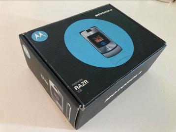 GSM VINTAGE MOTOROLA STAR-TAC stijl + originele doos  beschikbaar voor biedingen
