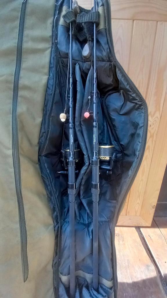 Xtractor set recon 8ft 3lb en pro 5000 + rodpod, Watersport en Boten, Hengelsport | Karpervissen, Zo goed als nieuw, Complete set