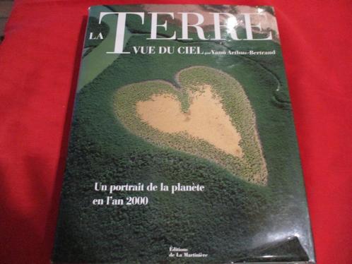 Schitterend boek „De aarde gezien vanuit de lucht” van Arthu, Boeken, Natuur, Zo goed als nieuw, Natuur algemeen, Ophalen of Verzenden