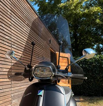 Windscherm hoog vespa sprint beschikbaar voor biedingen