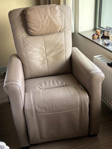 relaxzetel elektrisch met uitstapfunctie, leder beschikbaar voor biedingen