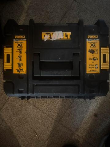 DeWALT Combi-set – 4-delig – 18V –  3x 5.0Ah accu’s - doos beschikbaar voor biedingen