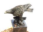 aigle a l affut en bronze signé, MILO, Enlèvement ou Envoi, Bronze