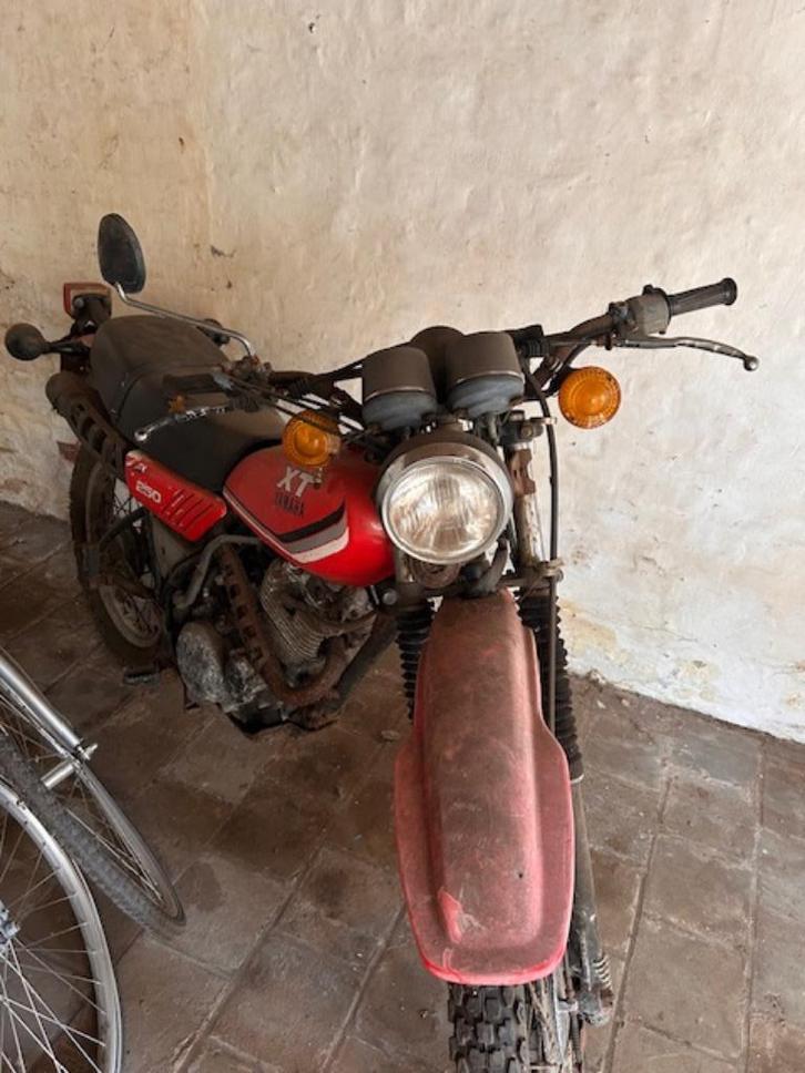 Lot Yamaha  4 stuks: XT 250 2 stuks: XV 500 SE 1 stuk XS 400, Motoren, Motoren | Yamaha, Particulier, Ophalen