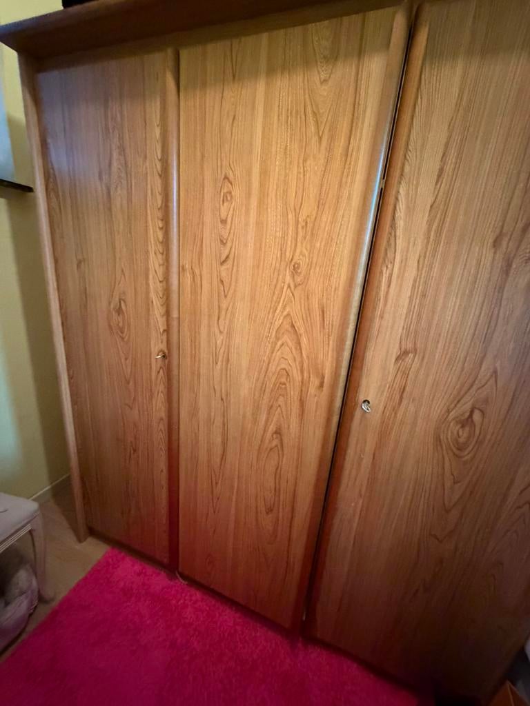 Ensemble chambre en bois armoire 4pts commode biblioth lit, Huis en Inrichting, Kasten | Kleerkasten, Zo goed als nieuw, Ophalen