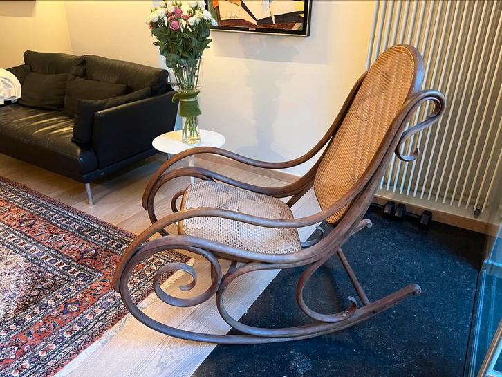 Thonet schomelstoel uit 1976, Huis en Inrichting, Fauteuils, Zo goed als nieuw, Ophalen