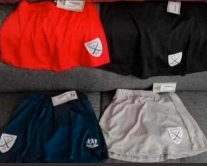 HOCKEY 🏑 30 de Mes 😀 🩳👖M-L-XL VÊTEMENTS NEUFS, Sports & Fitness, Hockey, Neuf, Vêtements, Enlèvement