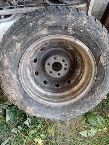 Bridgestone band + andere  beschikbaar voor biedingen