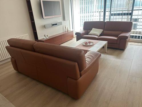 2 x luxe lederen salon roche bobois (wegens verkocht app), Huis en Inrichting, Zetels | Complete zithoeken, Zo goed als nieuw