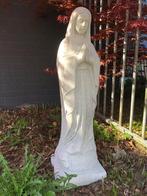Moeder Maria / Mother Mary, groot op sokkel, vol stenen beel, Ophalen of Verzenden, Steen, Mensenbeeld