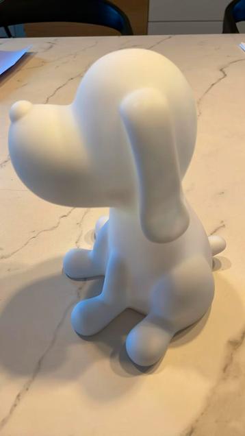 Lichtgevende hond (nachtlampje) beschikbaar voor biedingen